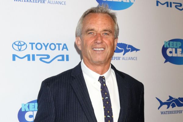 Should Trump Give RFK Jr A Cabinet Position?